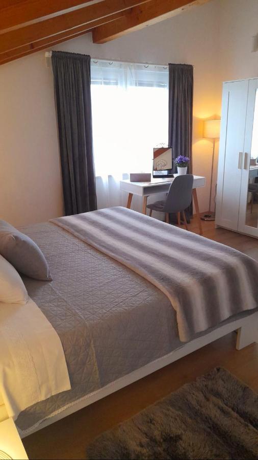 Apartman Diana,Free Parking Pula Exterior foto
