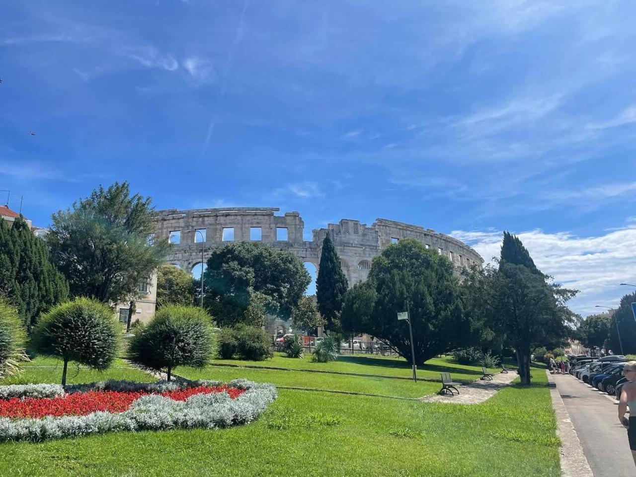 Apartman Diana,Free Parking Pula Exterior foto